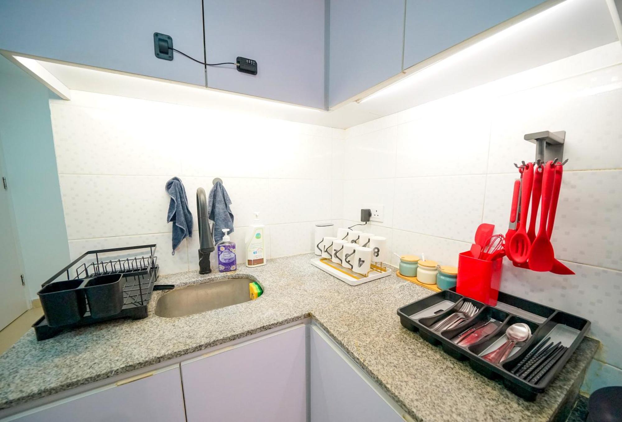 Student Accommodation - 292 Hennessy Road Гонконг Экстерьер фото